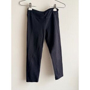 Athleta Girls Black Capri Leggings (size 12)
